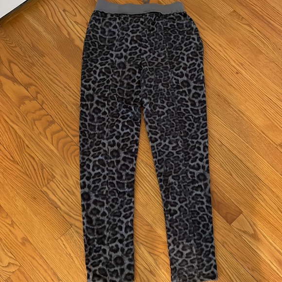 NWT - Splendid Girl's Leopard Print Joggers Sz 14 - Picture 4 of 5